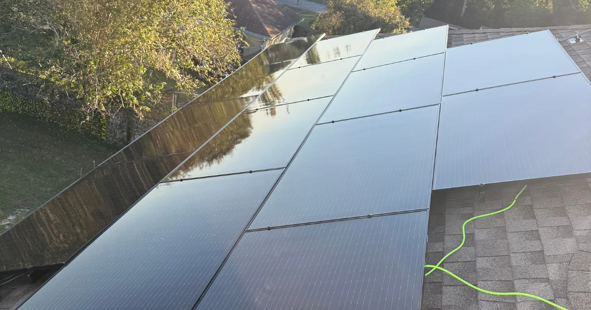Residential rooftop solar cleaning in Miami